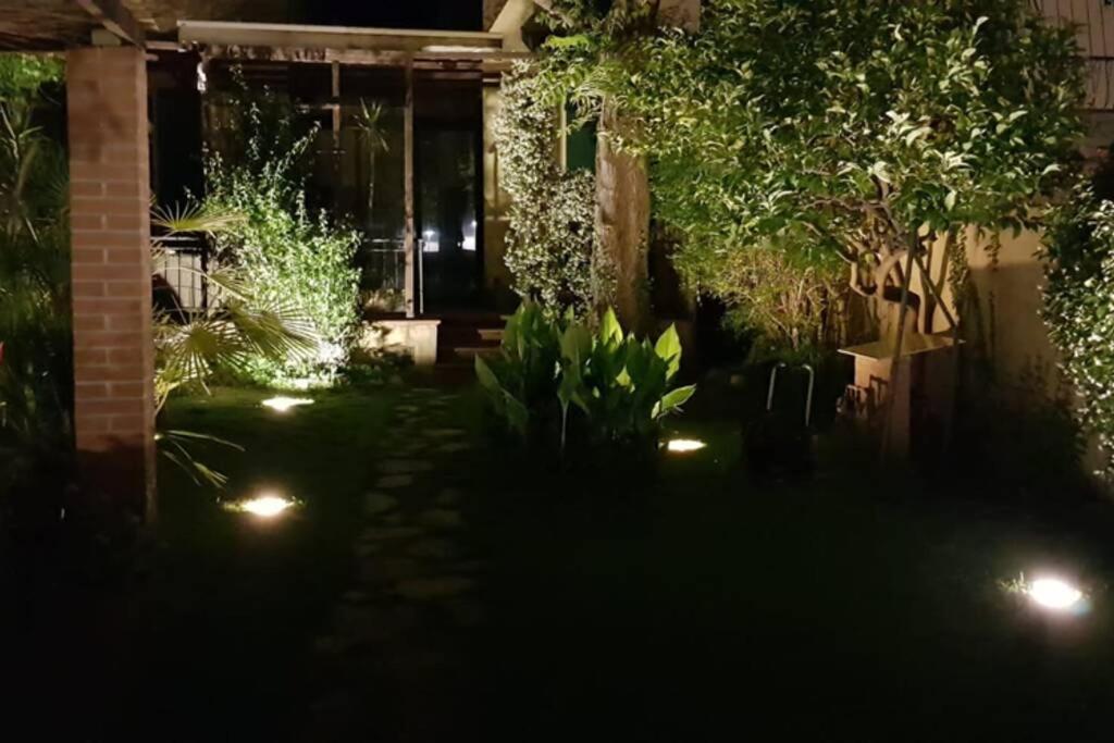 Appartement La Casa Con Piscina Riscaldata Interna Anna Luxury Garden à Pise Extérieur photo